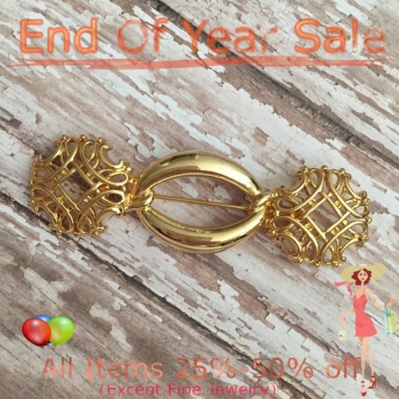Jewelry - Gold tone Brooch 3”